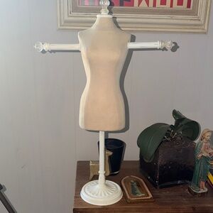 Pottery Barn Form Jewelry stand/display